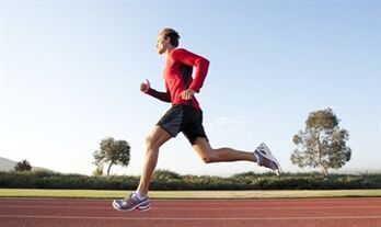 Berlari adalah latihan yang sangat baik untuk meningkatkan potensi lelaki. 
